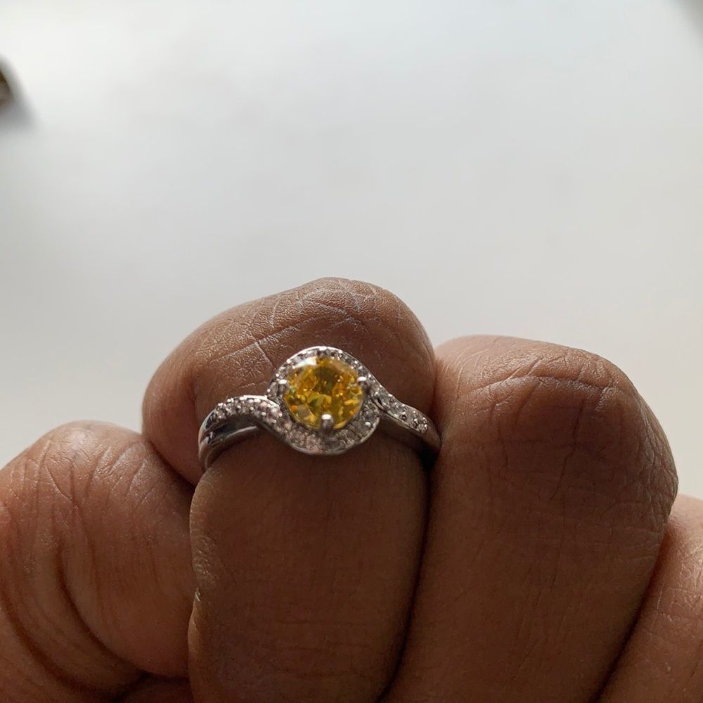 ❌Yellow Gemstone Ring NWOT